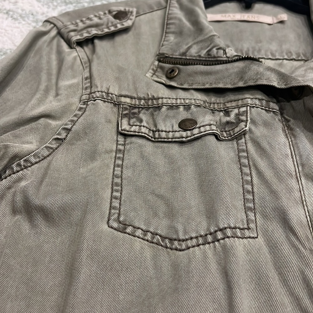 Distressed Army Green Jacket - Picture 4 of 9